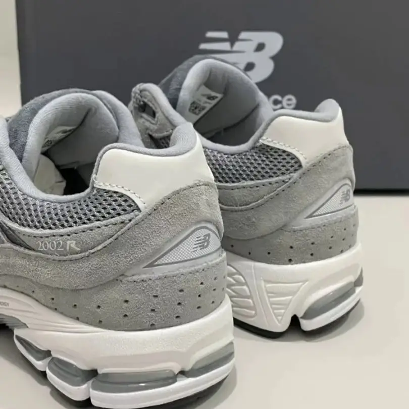 New Balance 2002R photo 3