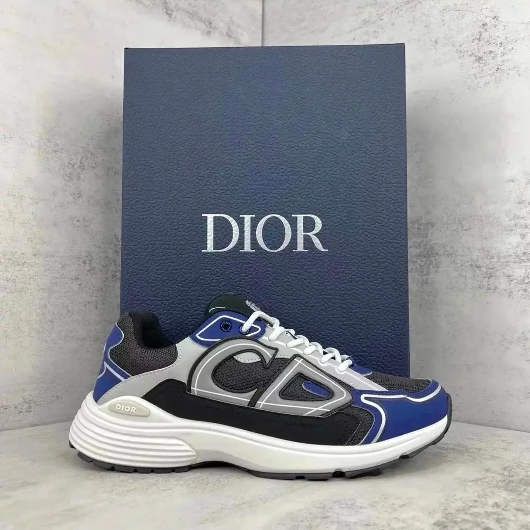 Dior Sneakers photo 5