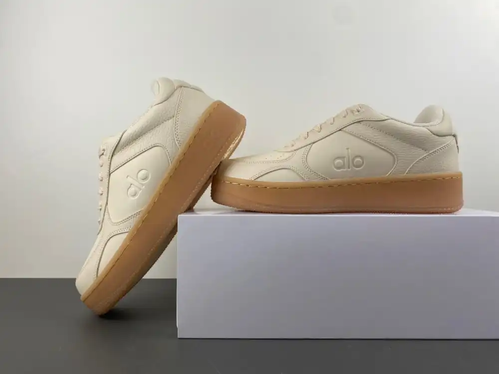 ALO Low-Top Sneakers - Comfortable photo 2