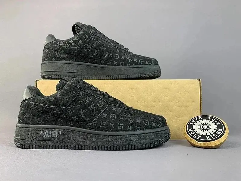 LV ARCH LICHT SNEAKER photo 5