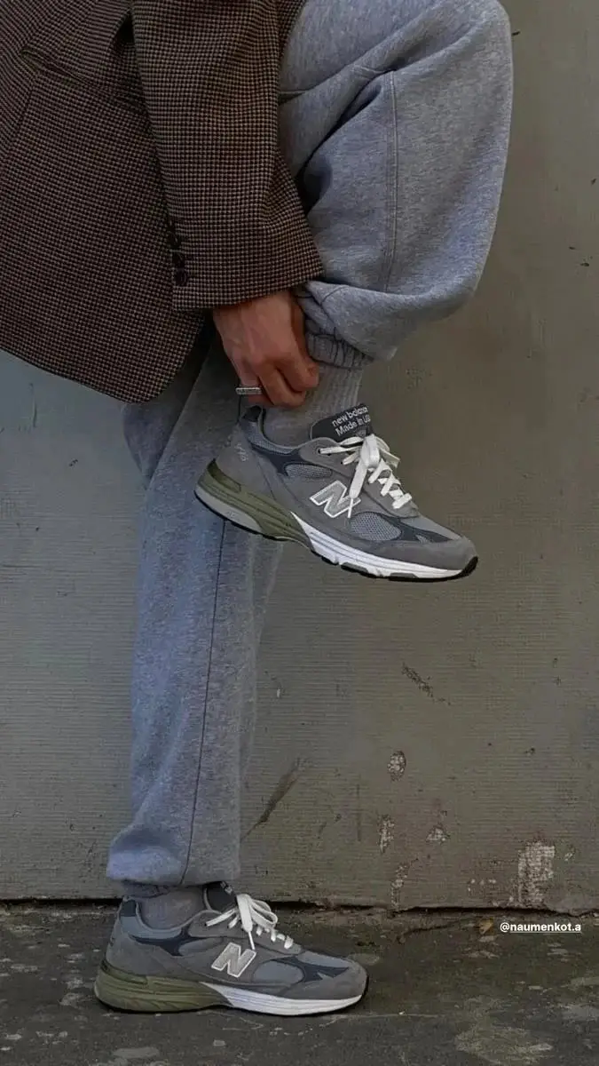 New Balance 2002R Sneakers [35+ styles] photo 2